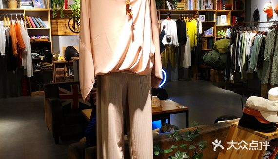 tree(树生活) 是广州的女装品牌 品牌精神可用一