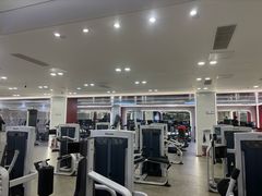 -英派斯健身旗舰店(海信国际中心馆)
