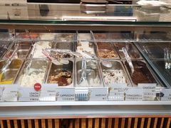 面包甜点陈列柜-VENCHI 闻绮(上海佛罗伦萨小镇店)