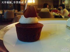 甜点-红丝绒蛋糕-LONG BAR 廊吧(外滩华尔道夫酒店)