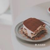 白天咖啡馆晚上酒吧，谁说白天不懂夜的黑