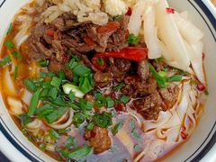 麻辣牛肉拼鸭米粉-李易面馆(树木岭店)