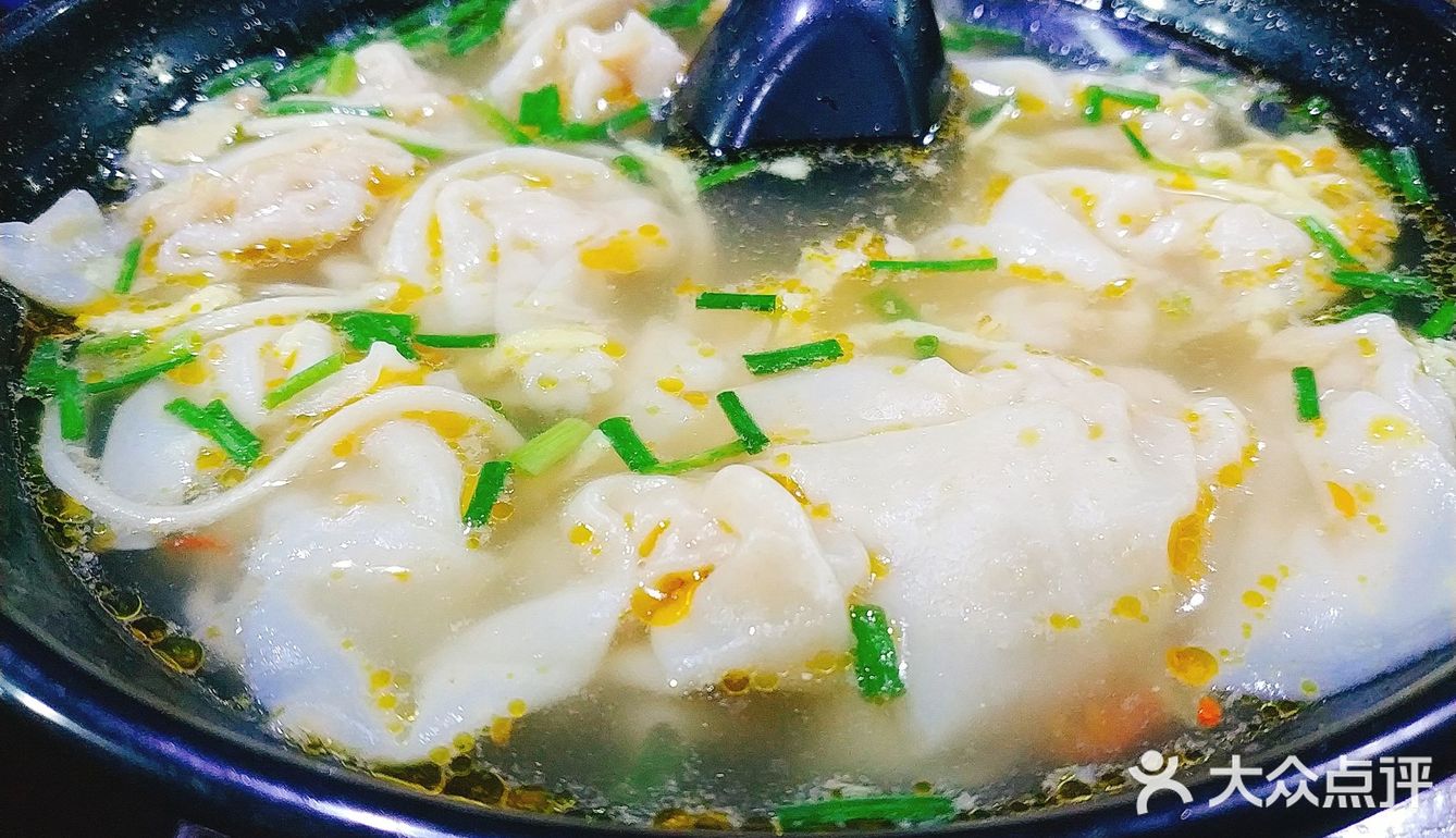 今天才听老板说，原来他们的面和馄饨皮都是自己弄的
