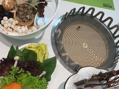 -洪氏嗨捞·广东猪肚鸡·椰子鸡火锅(西咸万象城店)
