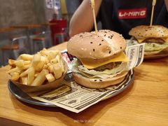 -牛纽塔·牛人堡(群众路店)