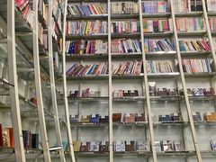 -钟书阁(松江泰晤士小镇店)