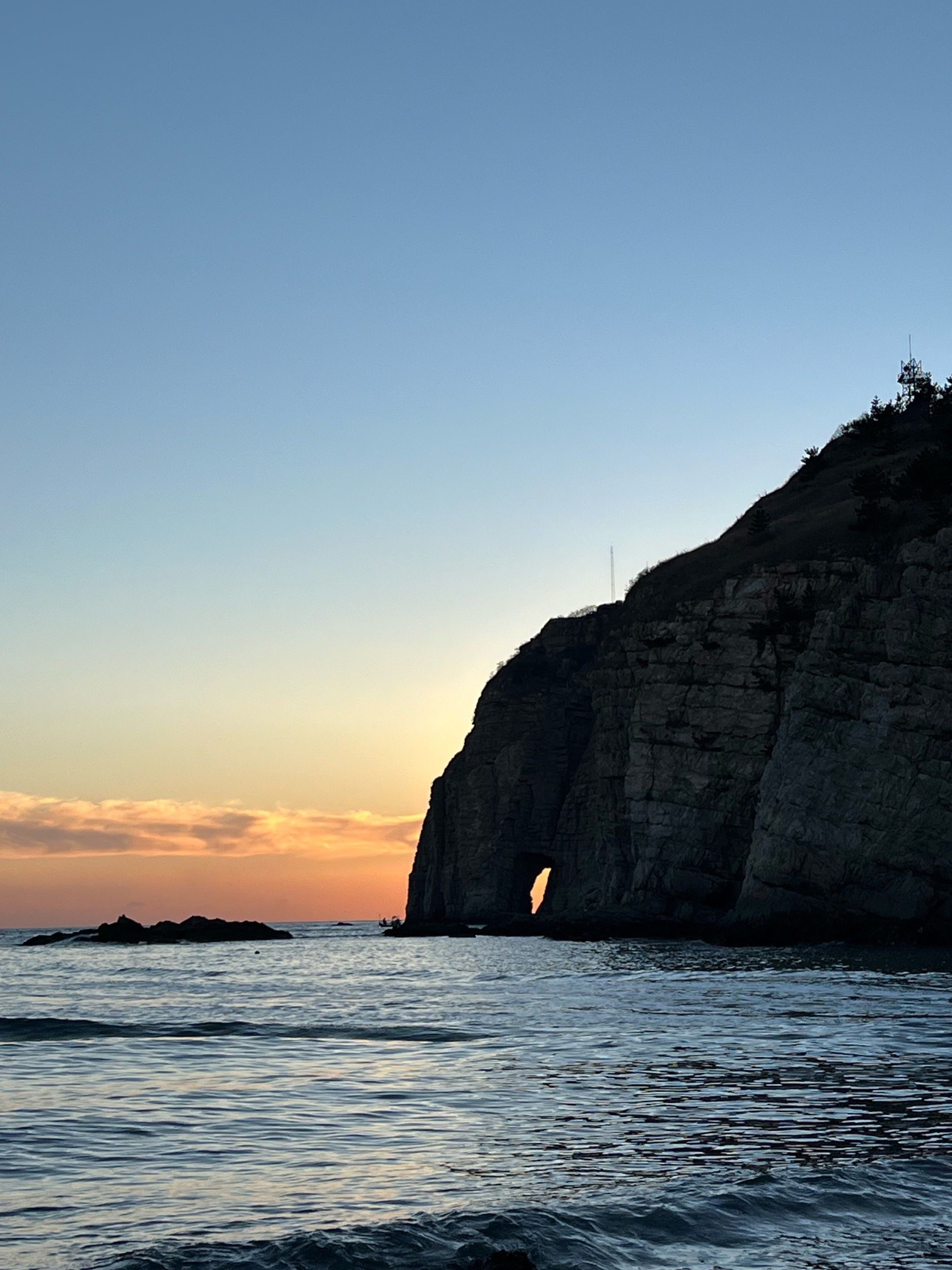 农村大姐在线视频记录真实生活，田间劳作场景感人至深，日常点滴展现淳朴民风，观众留言纷纷点赞支持
