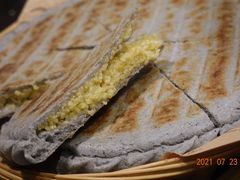 青稞小米饼-吃货私房菜(丽江束河古镇店)
