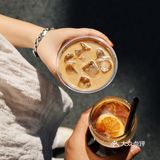 昆明|在𝐹𝑢𝑛ℎ𝑜𝑢𝑠𝑒咖啡店度过一个阳光午后☀️