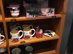 零售区-星巴克(青岛黄岛家佳源分店)