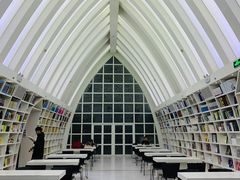 -钟书阁(松江泰晤士小镇店)