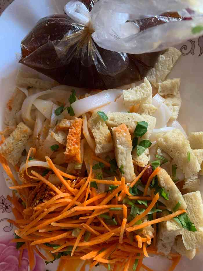 刘红梅大武口凉皮(一中店)-"之前来银川就听老师们吐槽过说这家店的