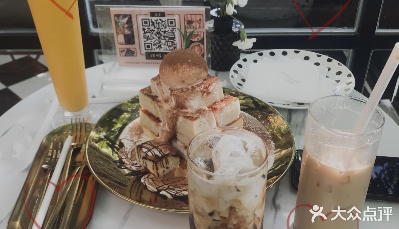 初见鲜花咖啡店☕️💐