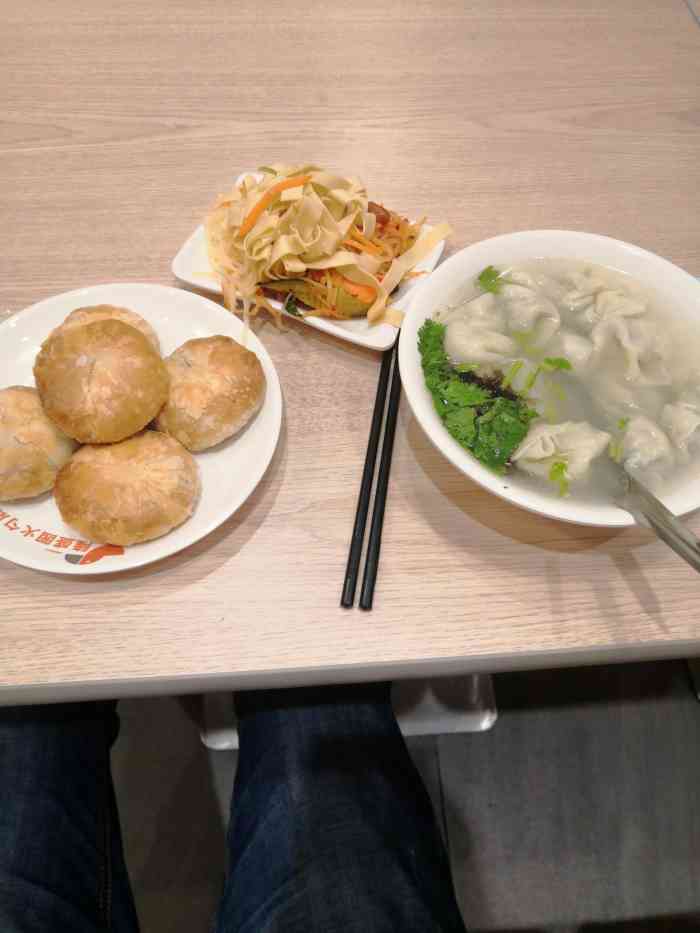 隆盛园火勺店(凯翔店)-"他们家环境不错.服务也很好.离家也很近!