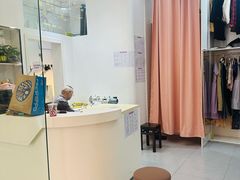 -季师傅无痕改衣(日月光中心店)