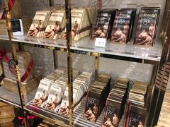 -VENCHI 闻绮(北京国贸商城店)