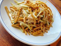 韭黄香干肉丝-大牌大·传统杭帮菜(湖滨店)