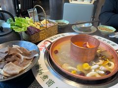 -菌自由丨野生菌火锅特色庭院餐厅(丽江古城店)