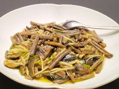 香菜白烧现划鳝丝-Yan Ting 宴庭中餐厅(上海静安瑞吉酒店)