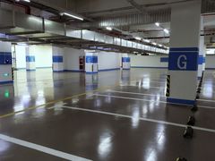 -新世界新丸中心-地下停车场