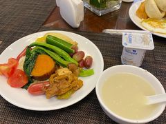 -武汉光谷广场杨家湾地铁站怡程酒店