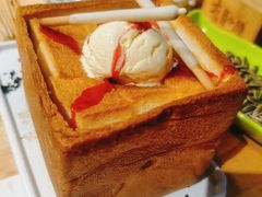 面包诱惑-大话小腰(鸟巢店)