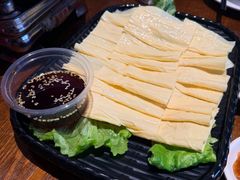 凉拌现做豆油皮-鱼头泡饭·湖北菜·非物质文化遗产(岳家嘴总店)