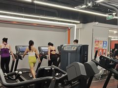 -乐刻运动健身(同曦假日百货店)