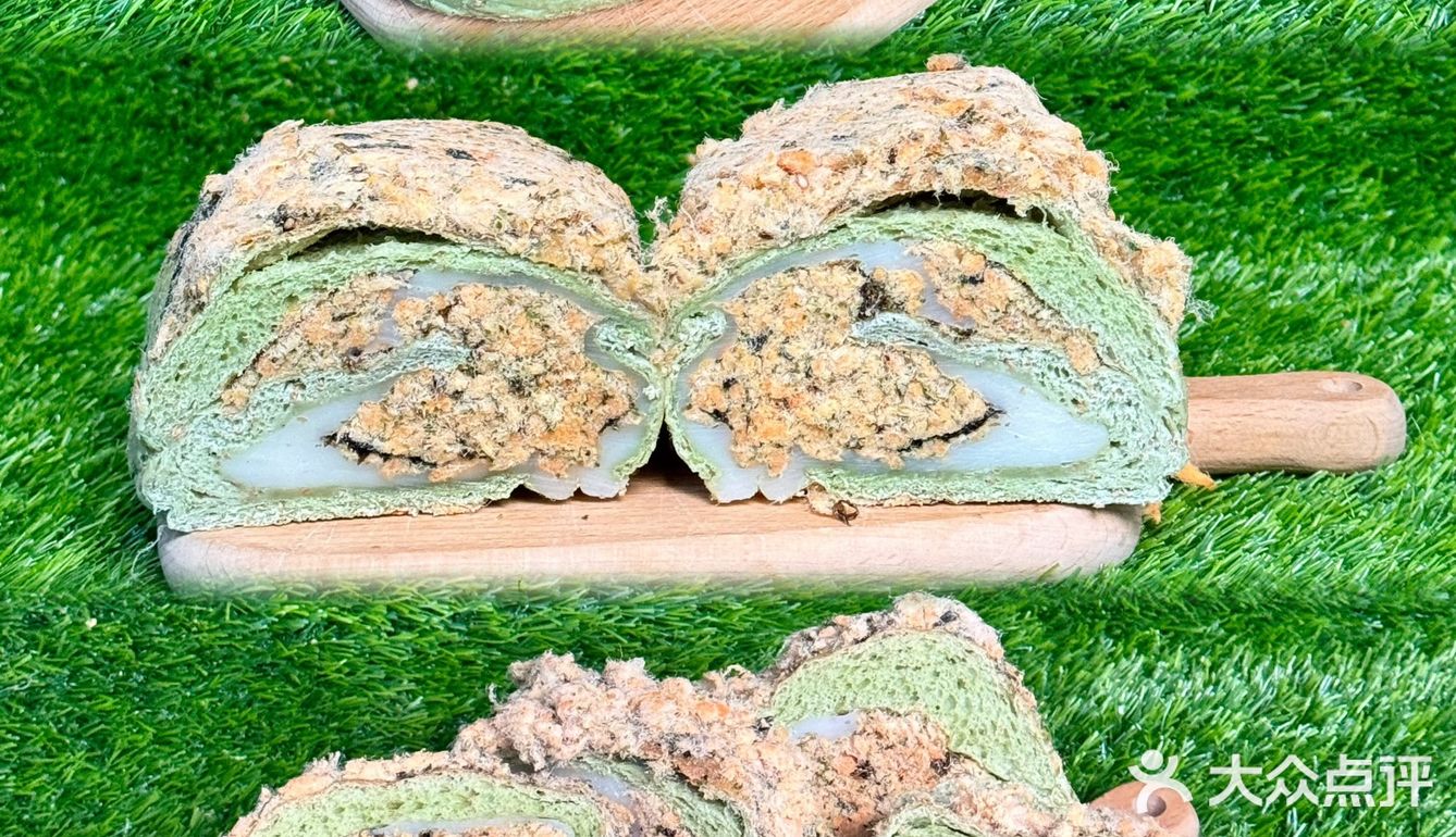 肉松面包控大满足‼️边吃边掉-陆小熙 毛茸茸