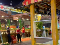 -三亚火车头万人海鲜广场