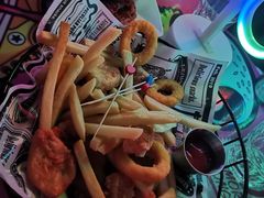 -UP嘻哈酒吧(粉巢店)
