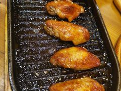 老东镇烤鸡翅中-老东镇啤酒屋海鲜加工·蒸汽海鲜·海鲜烧烤(台东店)