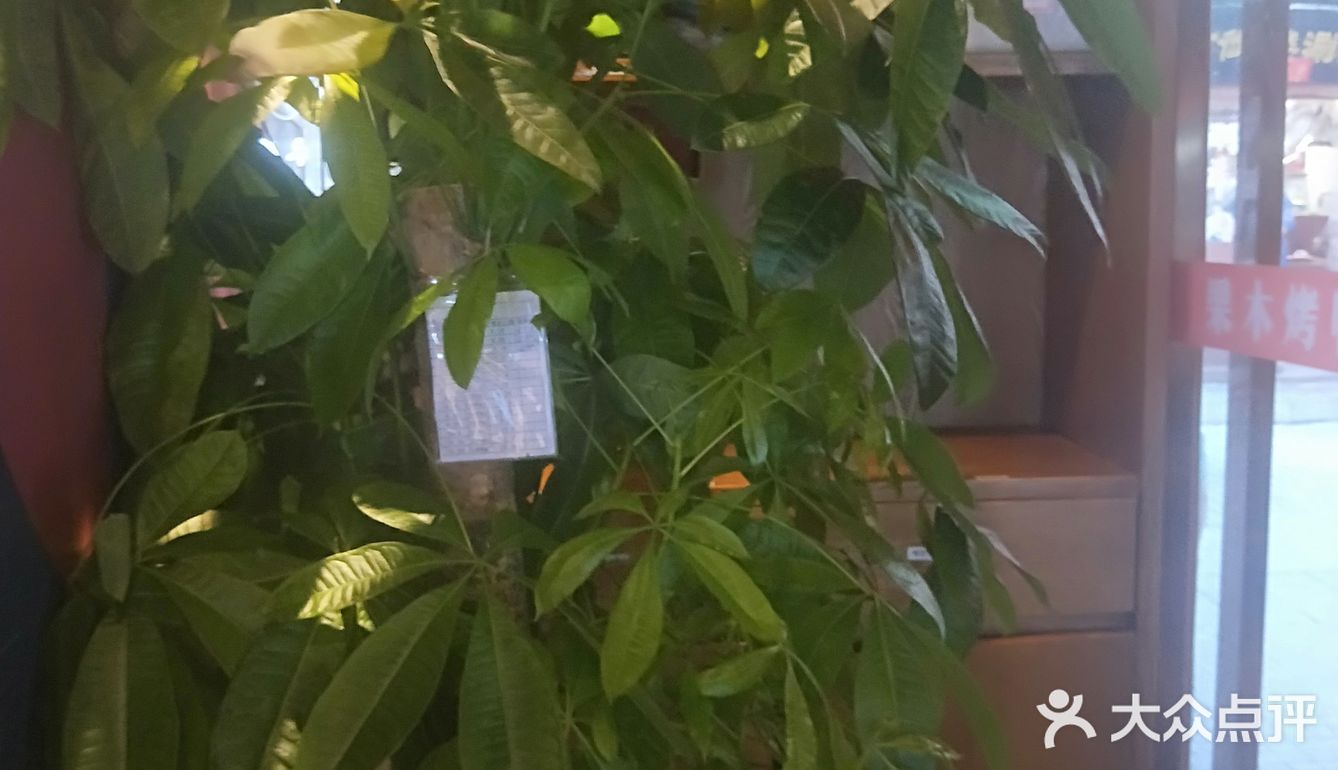 如果想做大桌可以提前预约。我们这次去的人多想坐大桌