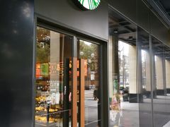 门面-星巴克(杭州湖滨银泰E区店)