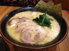 横滨家系拉面-横浜家系ラーメン壱角家(新宿アルタ裏店)