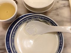 -香港百合居(LCM置汇旭辉广场店)