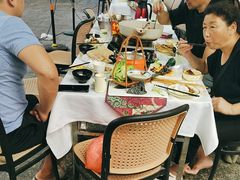 -刘姐啤酒鱼民族演艺餐厅(西街总店)