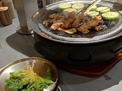 -围炉肉舍•炭烤活鳗•丹东海鲜烤肉(步行街店)