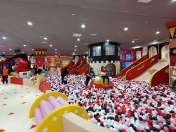 -哈尼鹿儿童乐园(长沙梅溪湖步步高店)