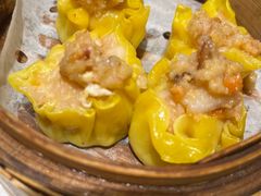 喜势首创蟹黄鲜虾烧卖-喜势点·糖沙翁手工茶点·本地人茶居(永庆坊店)