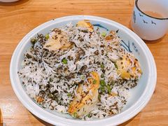 -帅巴人舅母子腊蹄民俗村