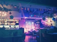 -樱花里音乐餐吧·牛扒椰子鸡(东圃店)