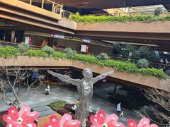 -瑞虹新天地月亮湾