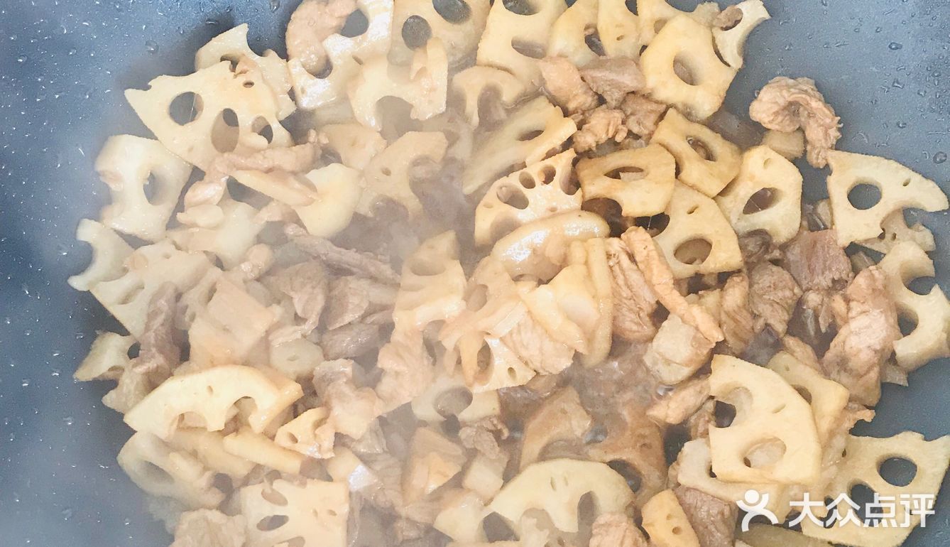 超级简单方便的莲藕炒肉,让你变美