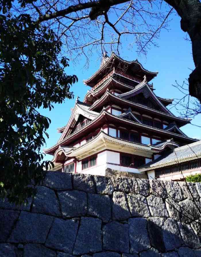 伏见桃山陵-"伏见桃山陵实际是明治天皇的陵墓,当然也有.