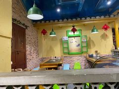 -两三事小郡肝串串香火锅(桂庙店)