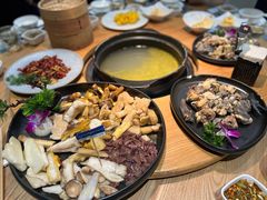 -一朵菌·野生菌探索家火锅(南亚店)