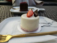 -UNI UNI(环亚凯瑟琳店)