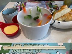 -水桶王国主题餐厅·聚会·生日派对·亲子活动·家庭套餐(亚龙湾希尔顿店)