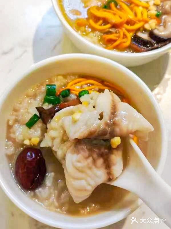 斑鱼鱼片 作为招牌菜，每天都是新鲜现杀，晶莹剔透！